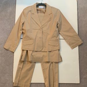 Khaki cotton suit with pants and skirt